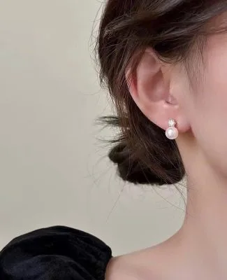 Bông Tai Ngọc Trai Thật Đính Đá Dáng Tròn Sang Trọng