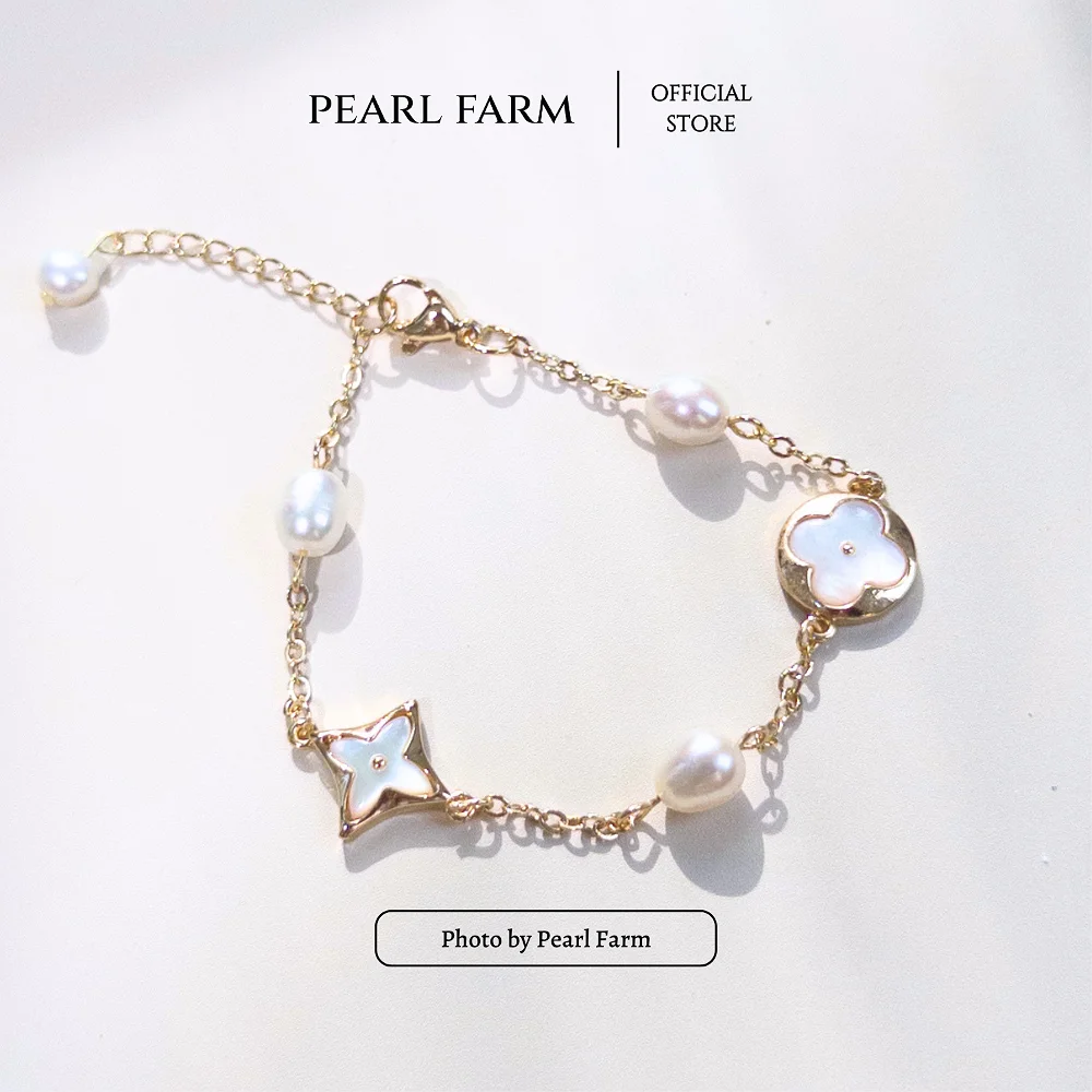 Lắc Tay Ngọc Trai Phối Charm 4 Lá Xà Cừ Titan Mạ Vàng Bền Màu