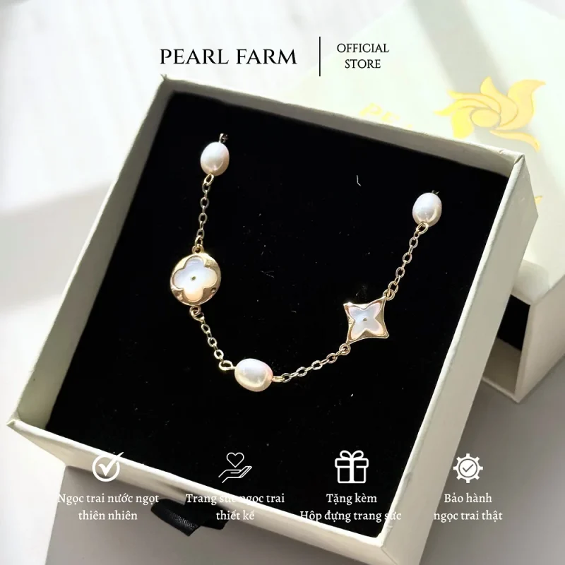Lắc Tay Ngọc Trai Phối Charm 4 Lá Xà Cừ Titan Mạ Vàng Bền Màu